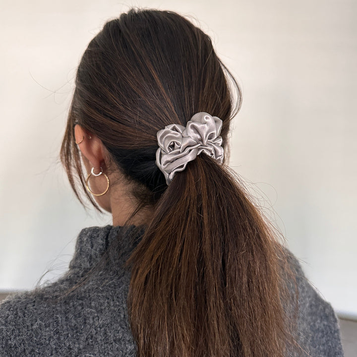 Medium silk scrunchie oyster grey