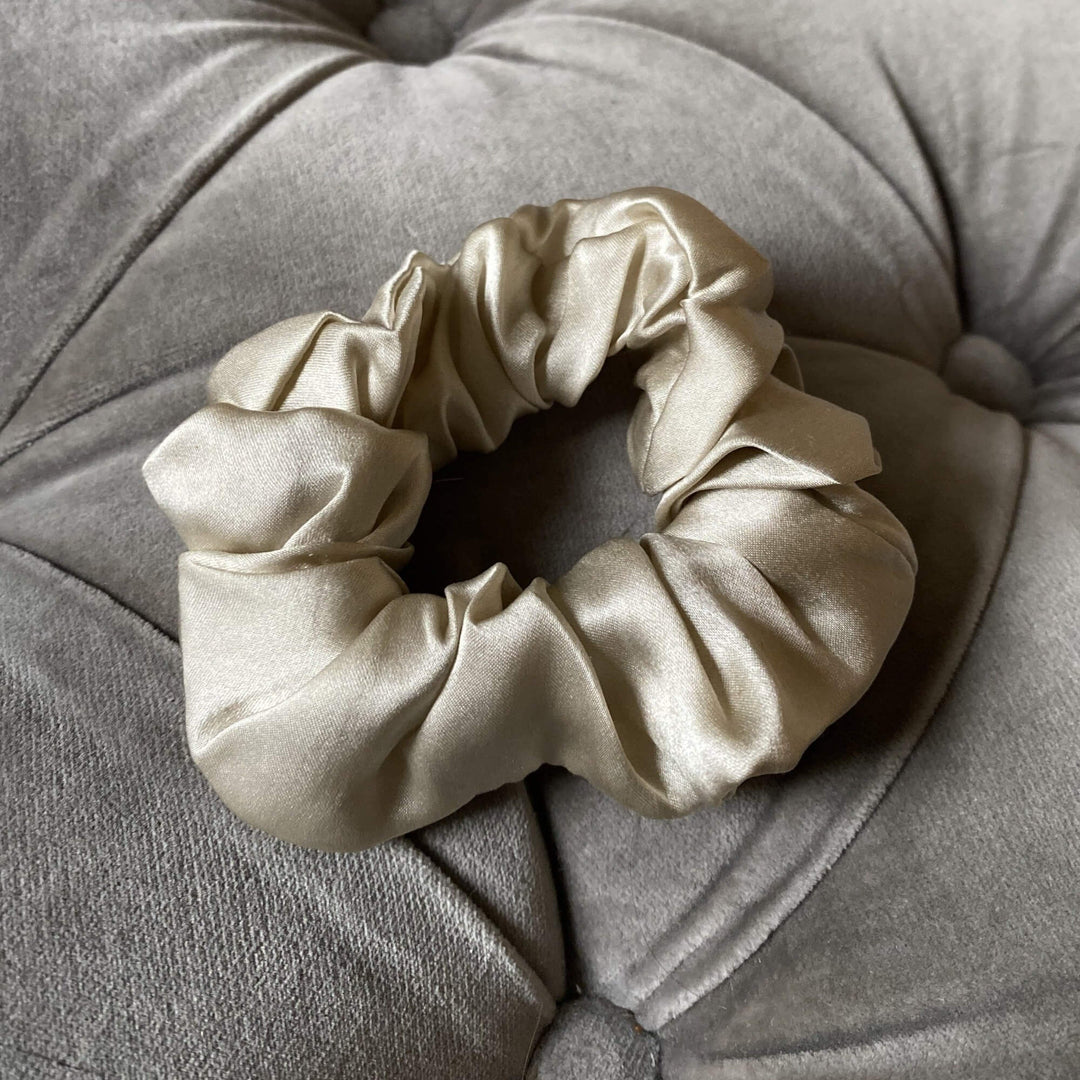 Medium silk scrunchie UK in Champagne