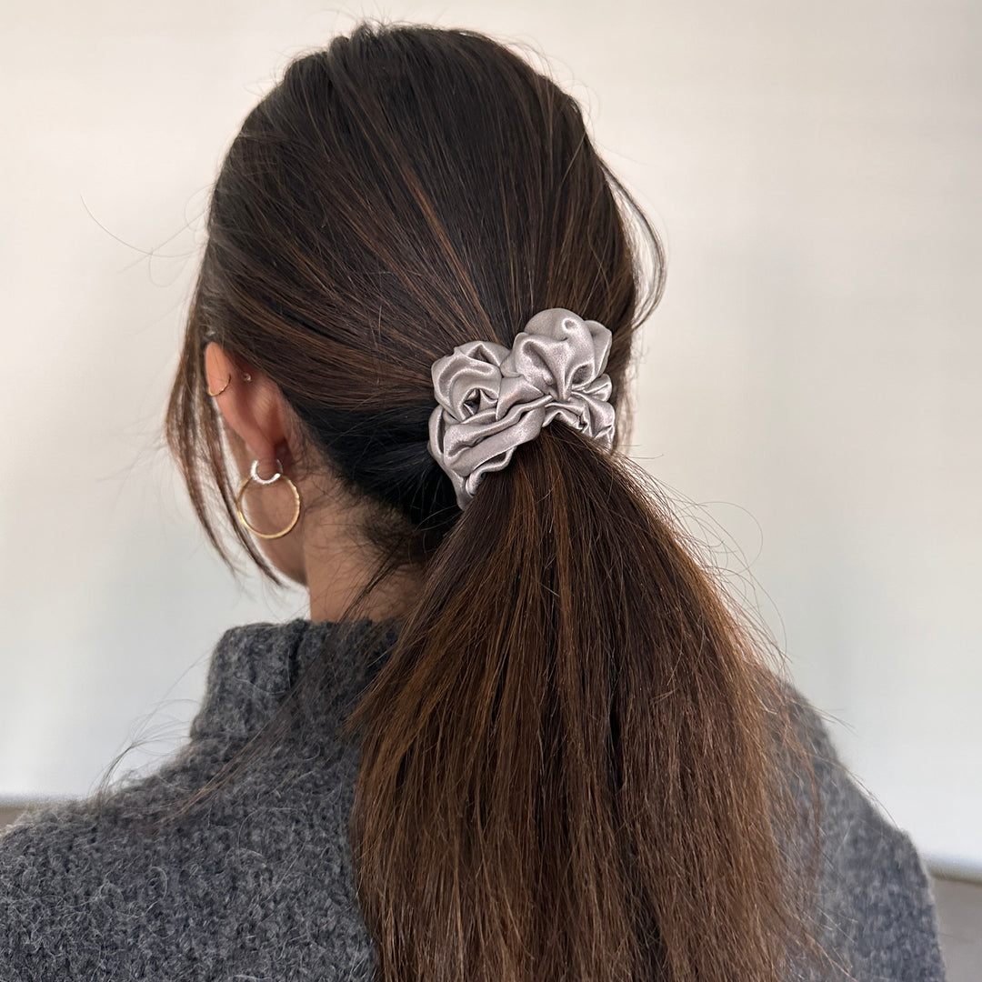 The Benefits of Using a Silk Scrunchie